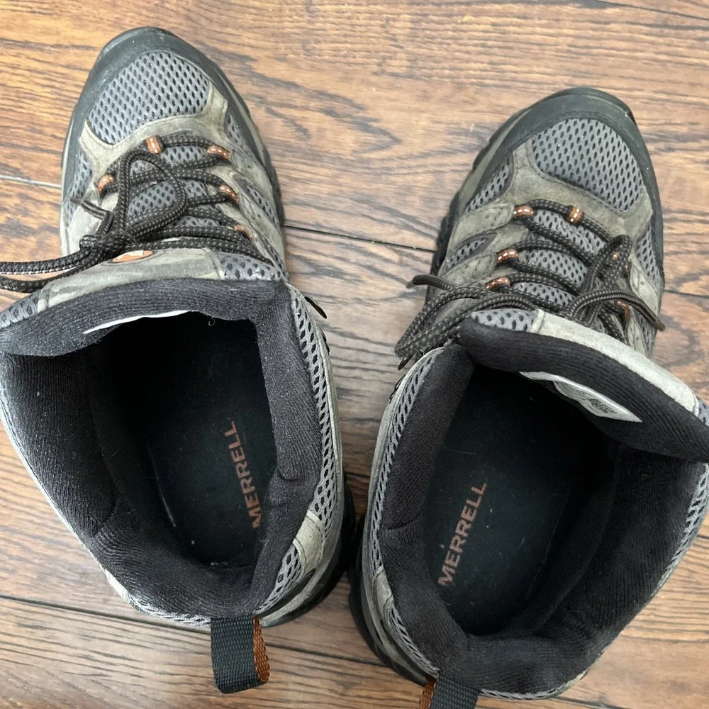 Merrell Hiking Boots Mens Size 8.5 W Gray Moab 2 Mid Vent Vibram Lace Up J06053W